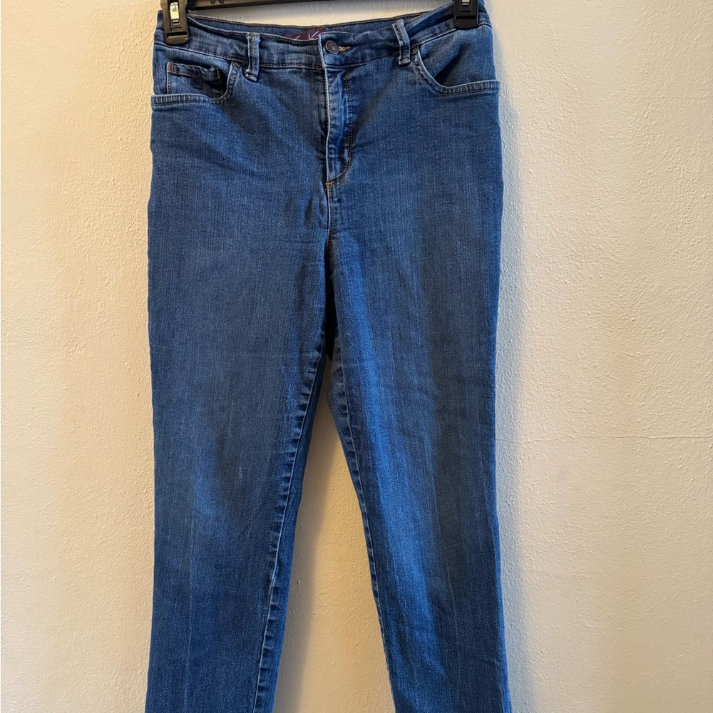 EUC! Gloria Vanderbilt Straight Leg Jeans in Blue Denim 10 Short - Picture 2 of 15